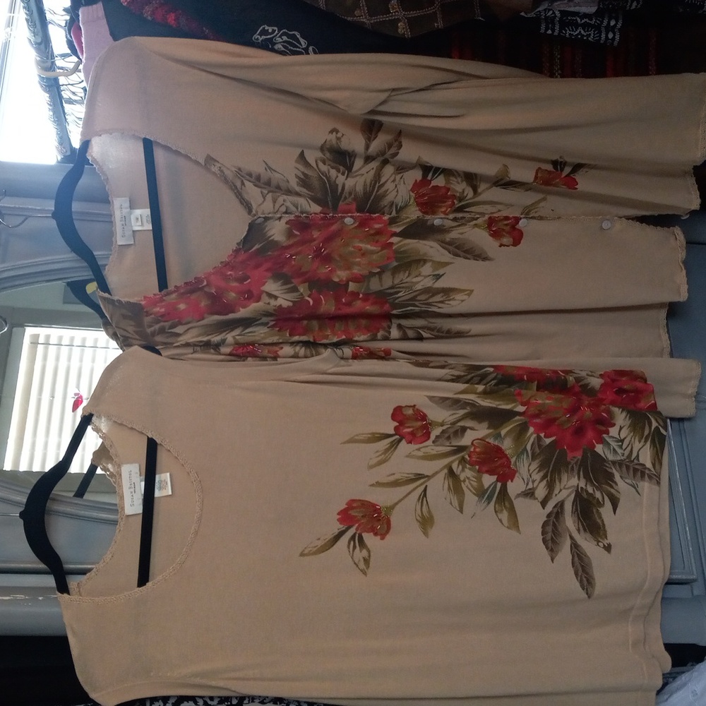 Susan Bristol Woman 1W twinset sweater set w/ Embroidered flowers and beads.